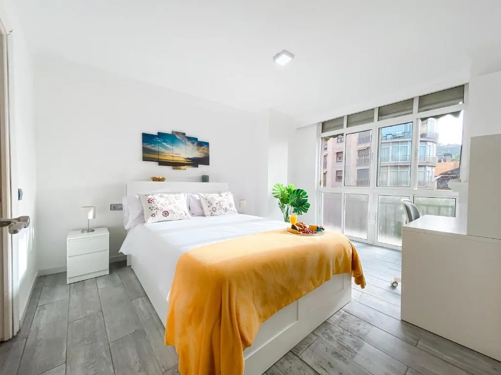 Image of 3 Rooms y 3 baths y aparcamiento Catedral Málaga