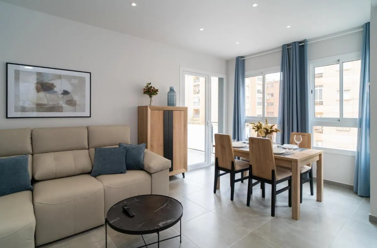 Image 6 of AAC Málaga – Apartamento con terraza, muy amplio, totalmente equipado, cerca del centro y nuevo!
