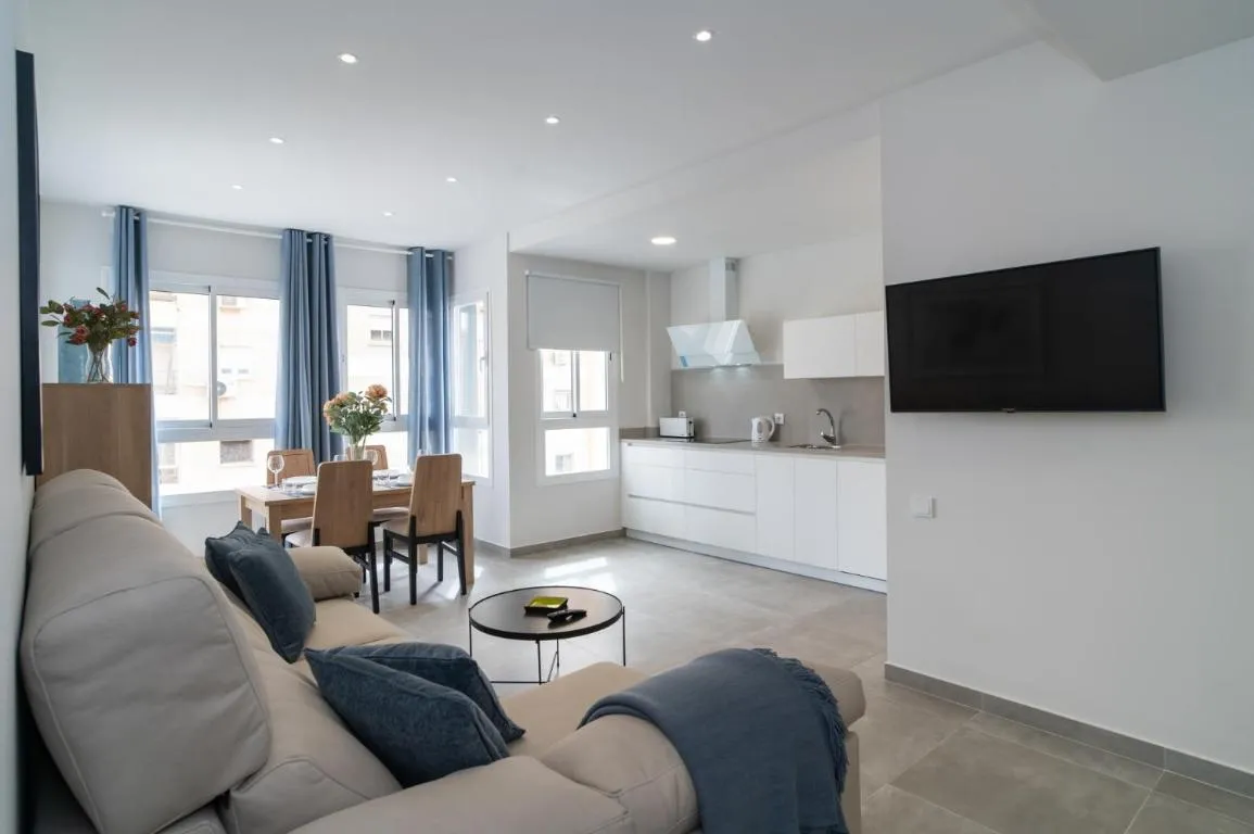 Image of AAC Málaga – Apartamento con terraza, muy amplio, totalmente equipado, cerca del centro y nuevo!