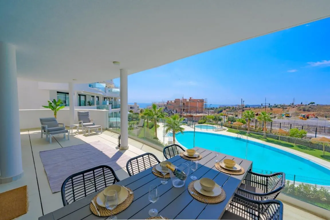 Image of Amazing west-facing 3 bedroom apartment in Higueron West with sea views