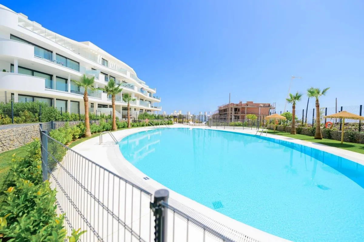 Image 1 of Amazing west-facing 3 bedroom apartment in Higueron West with sea views