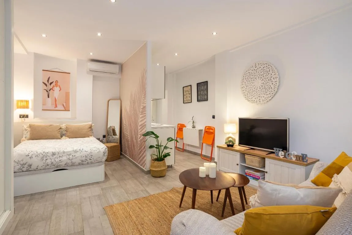 Image of Andres Perez & quiet courtyard by ELE Apartments