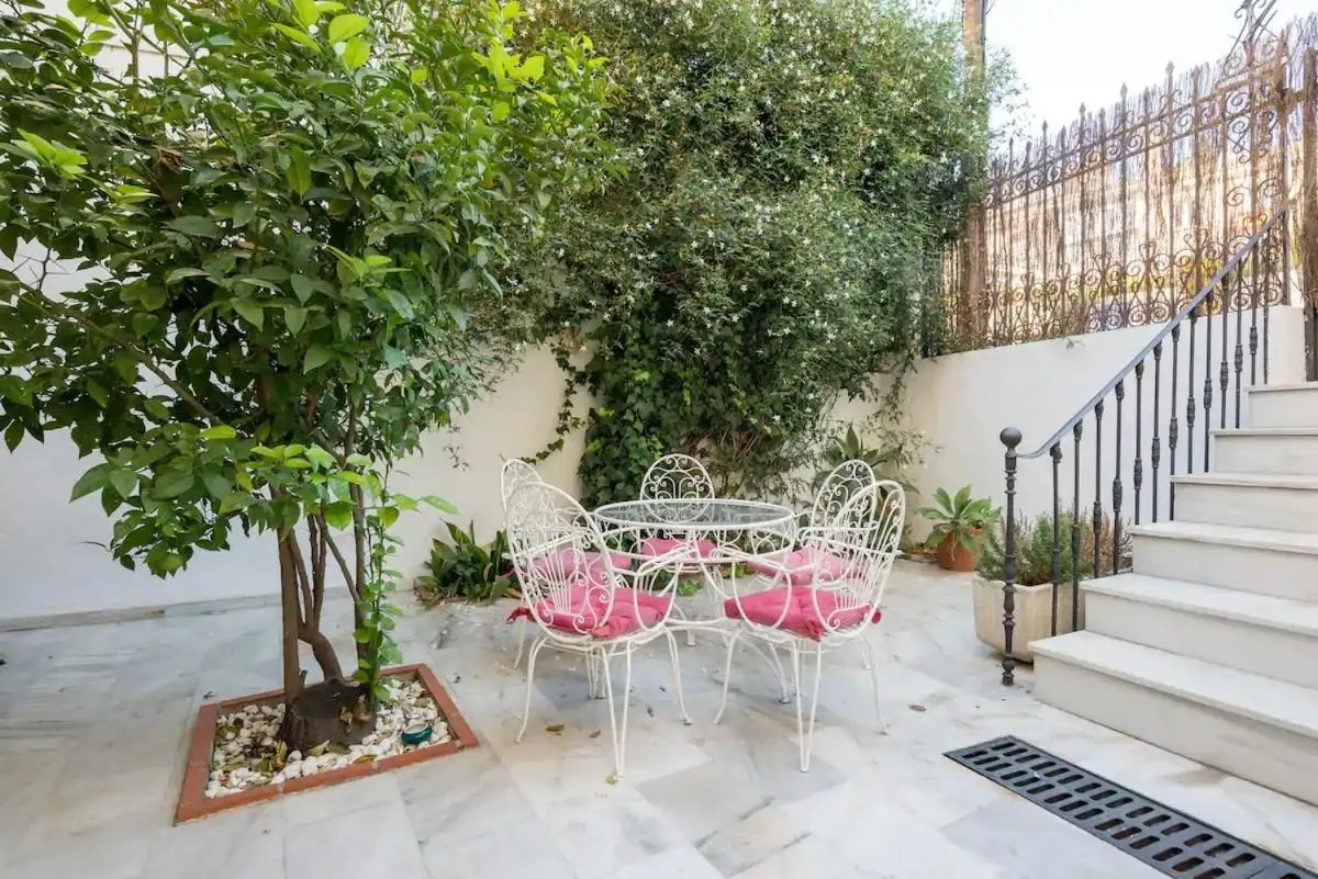 Image 1 of Apartamento con Patio