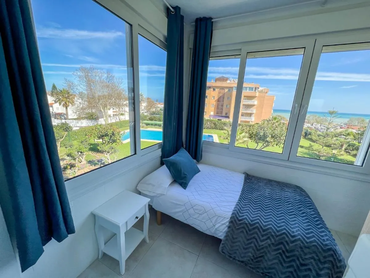Image 1 of Apartamento con vistas al mar a 1 min de la playa