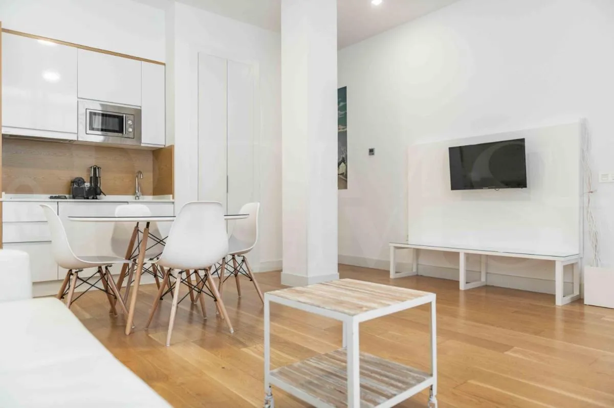 Image 3 of Artistic and Spacious Apartment by REMS