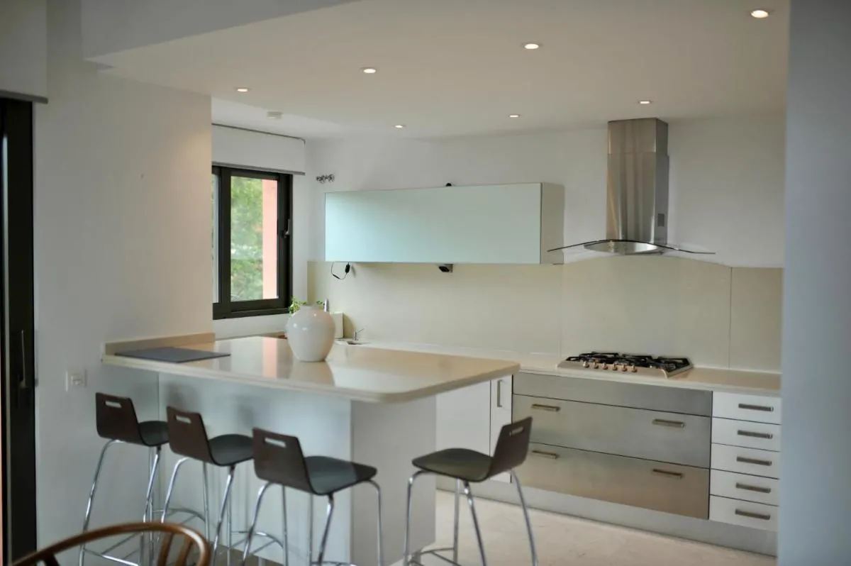 Image 2 of Bright apartment in the hills of Elviria