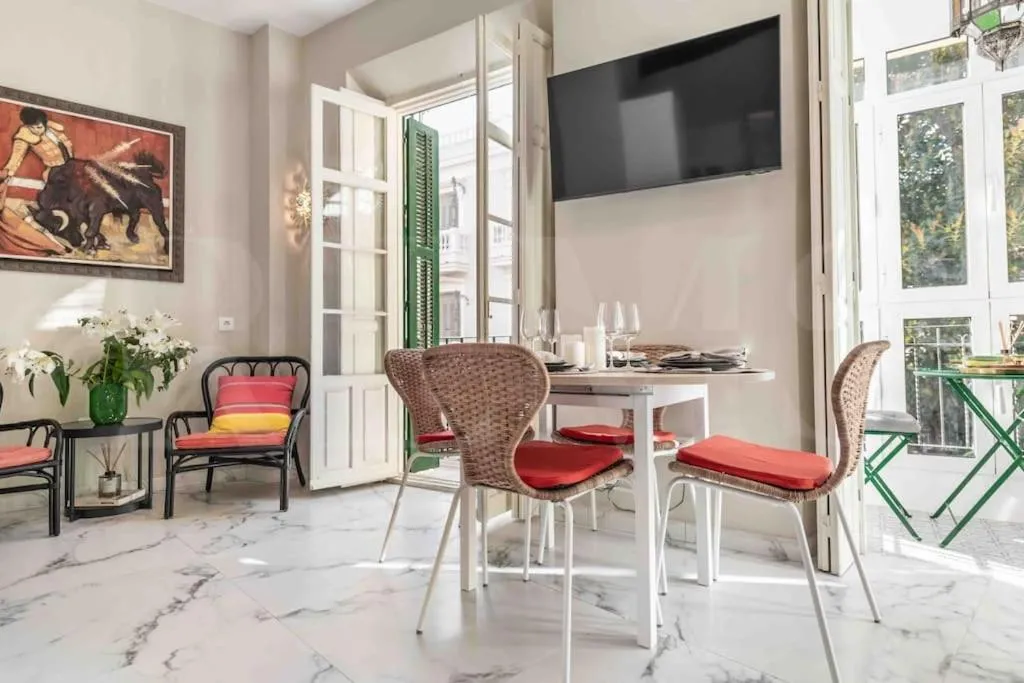 Image of Central & authentic apartment with balcony by REMS