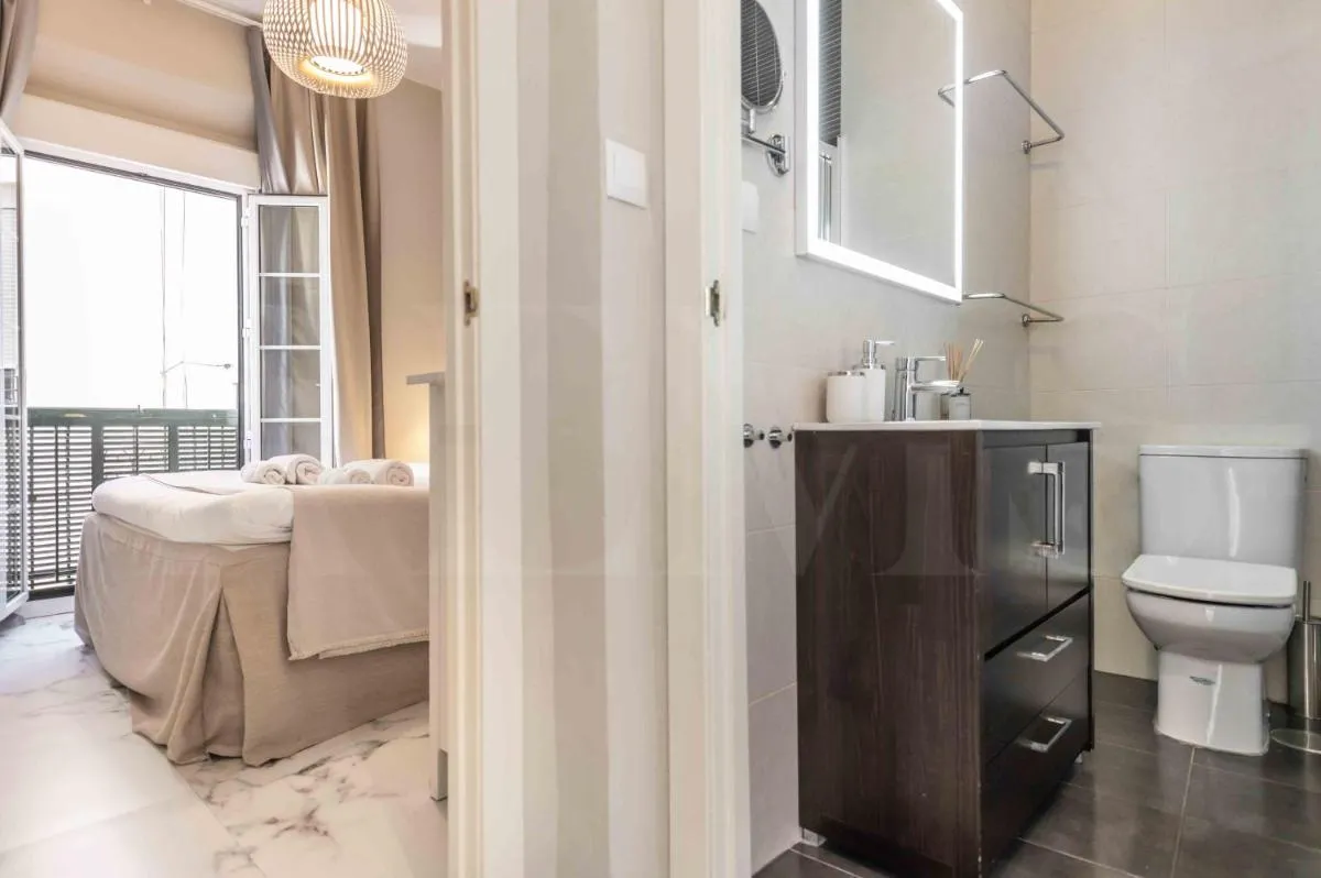 Image 2 of Central & authentic apartment with balcony by REMS