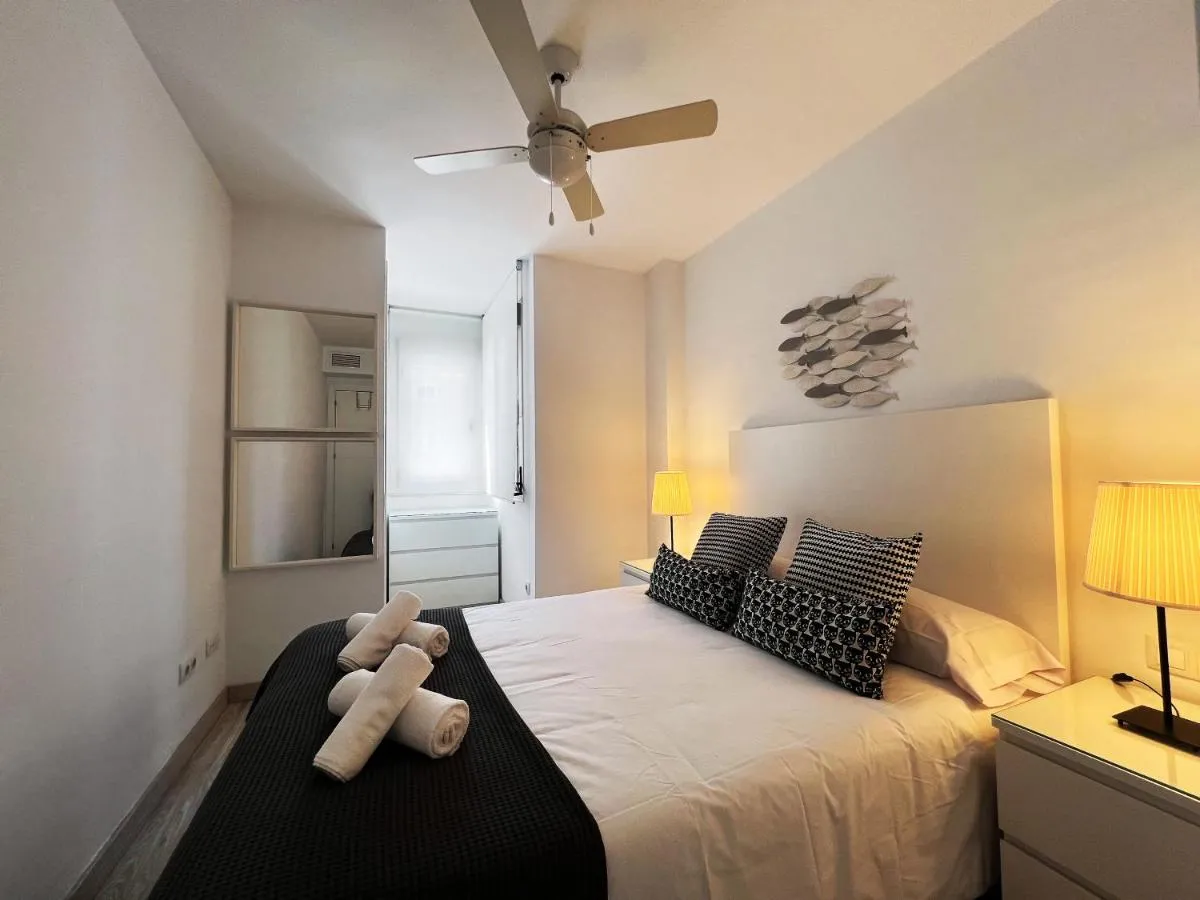Image 1 of ChicFlat Héroe de Sostoa Málaga