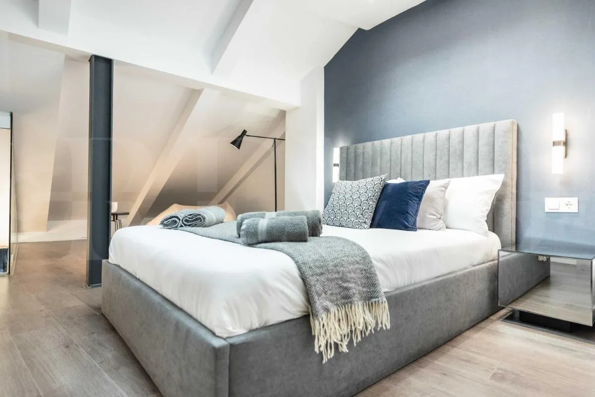 Image 5 of Contemporary luxe duplex in the heart of Malaga by REMS