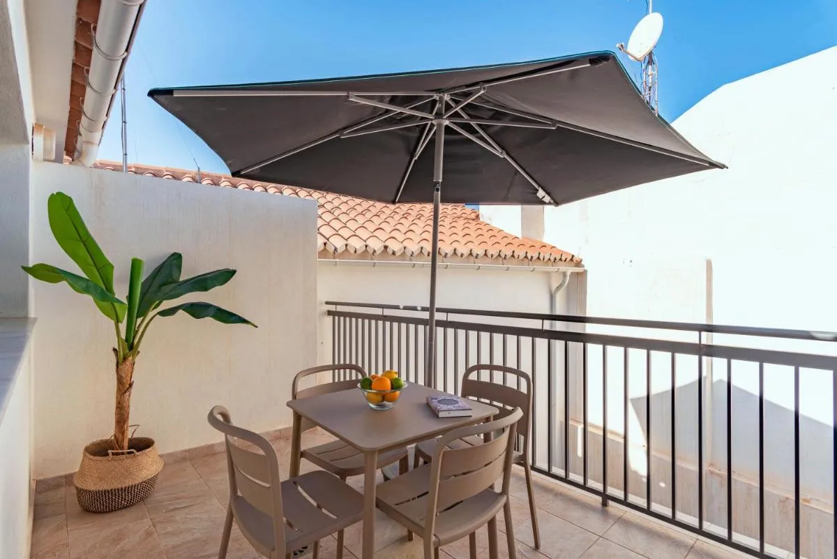 Image 2 of Feelathome Mártires Apartments