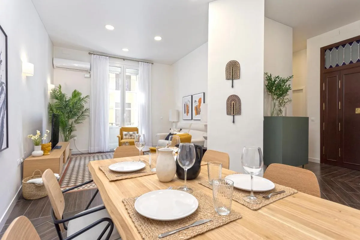 Image 4 of Genteel Home Larios
