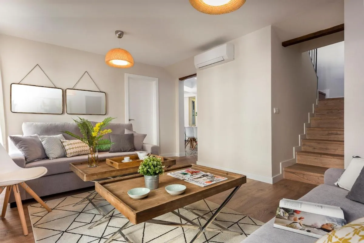 Image 2 of Genteel Home Picasso