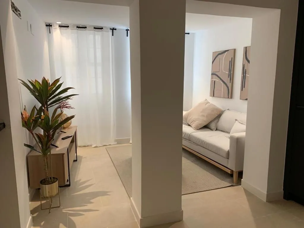 Image of HELEARON SUITE