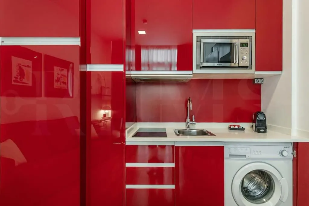 Image 3 of Intimate apartment by Picasso Museum