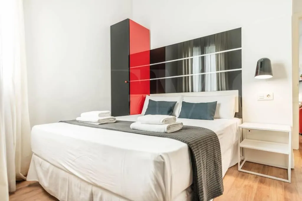 Image 6 of Intimate apartment by Picasso Museum