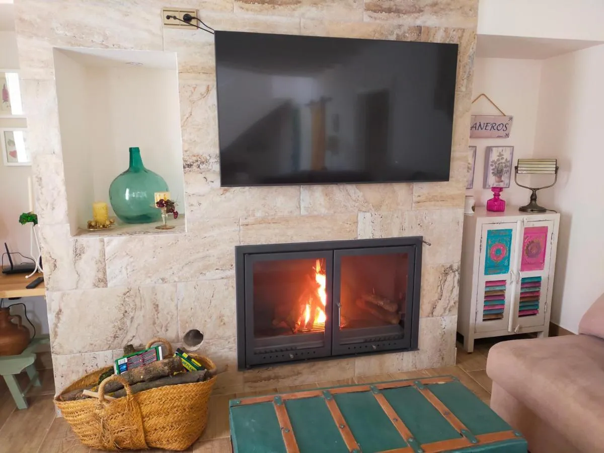 Image 1 of LA CASA DE LA HUERTA Stylish family cottage in Malaga countryside