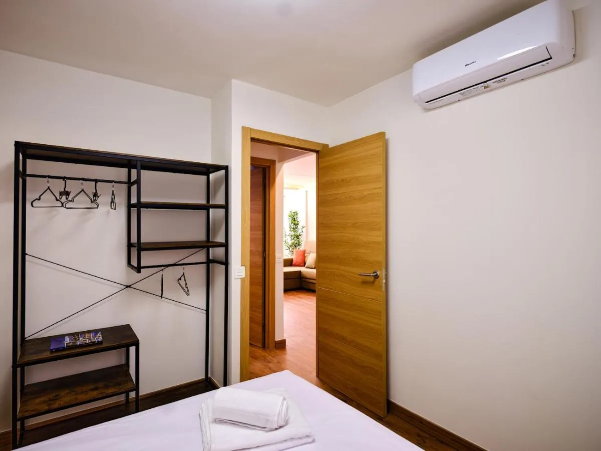 Image 1 of Leo Home- bright & centric 3 bedrooms apartment with private parking included