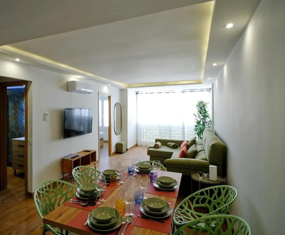 Image of Leo Home- bright & centric 3 bedrooms apartment with private parking included