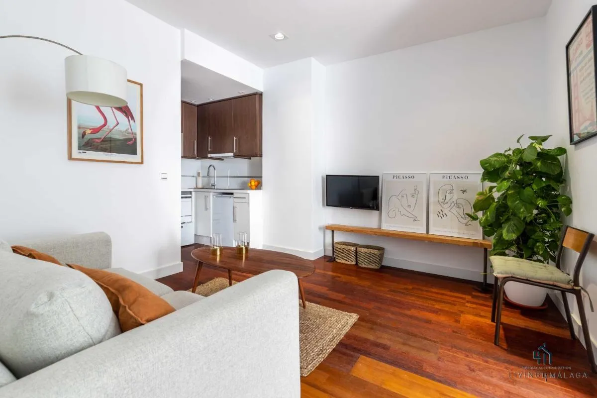 Image 3 of Living4Malaga Suite Flamingo Apartment