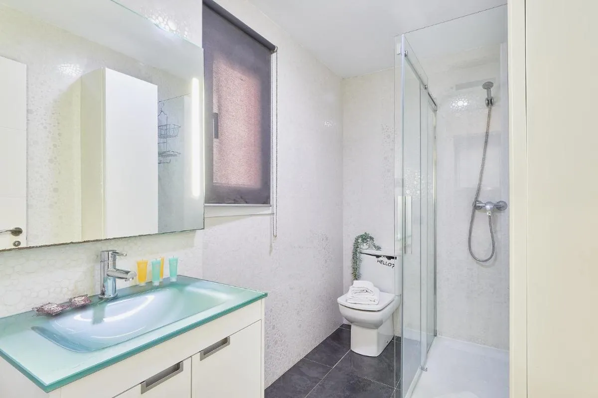 Image 2 of Lovely Central Suite