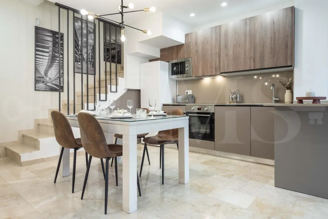 Image of Lovely duplex with private parking near city center by REMS