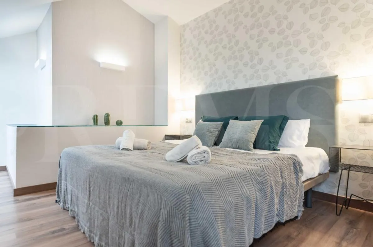 Image 4 of Lovely duplex with private parking near city center by REMS
