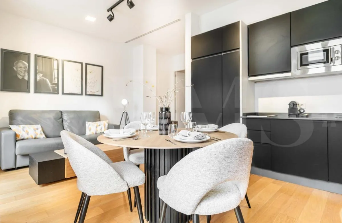 Image 2 of Luxe apartment in the Historic Center by REMS