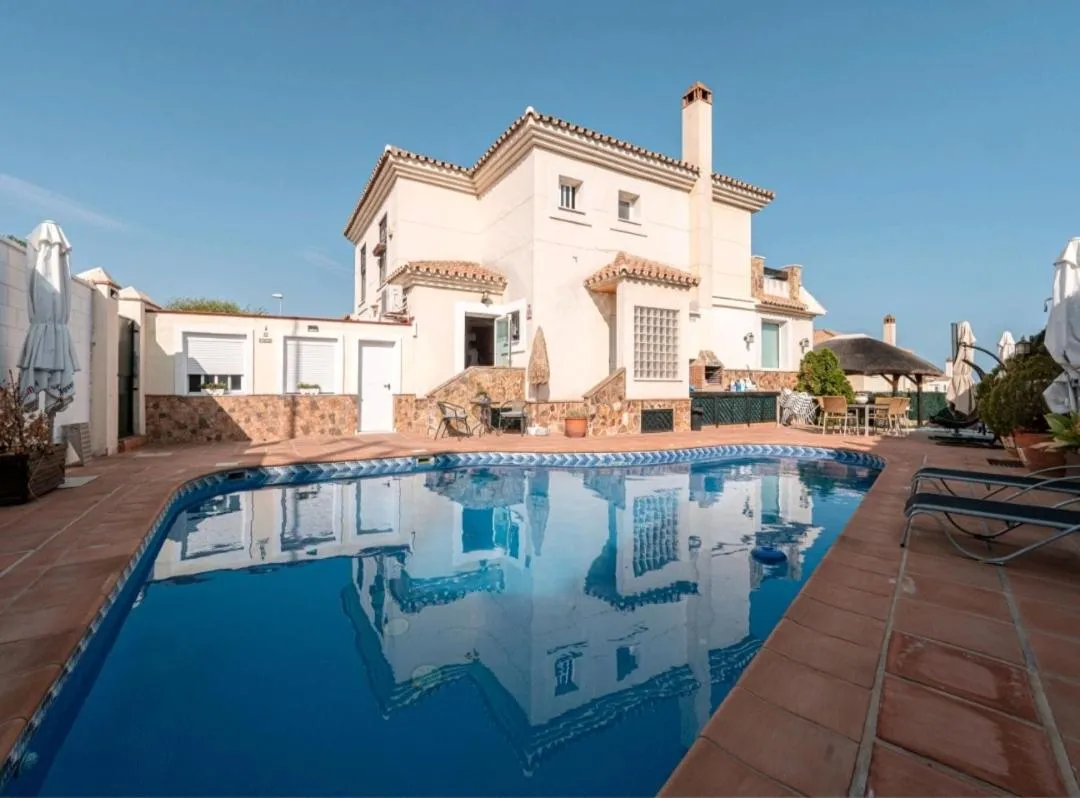 Image 2 of Luxury Sunny Villa