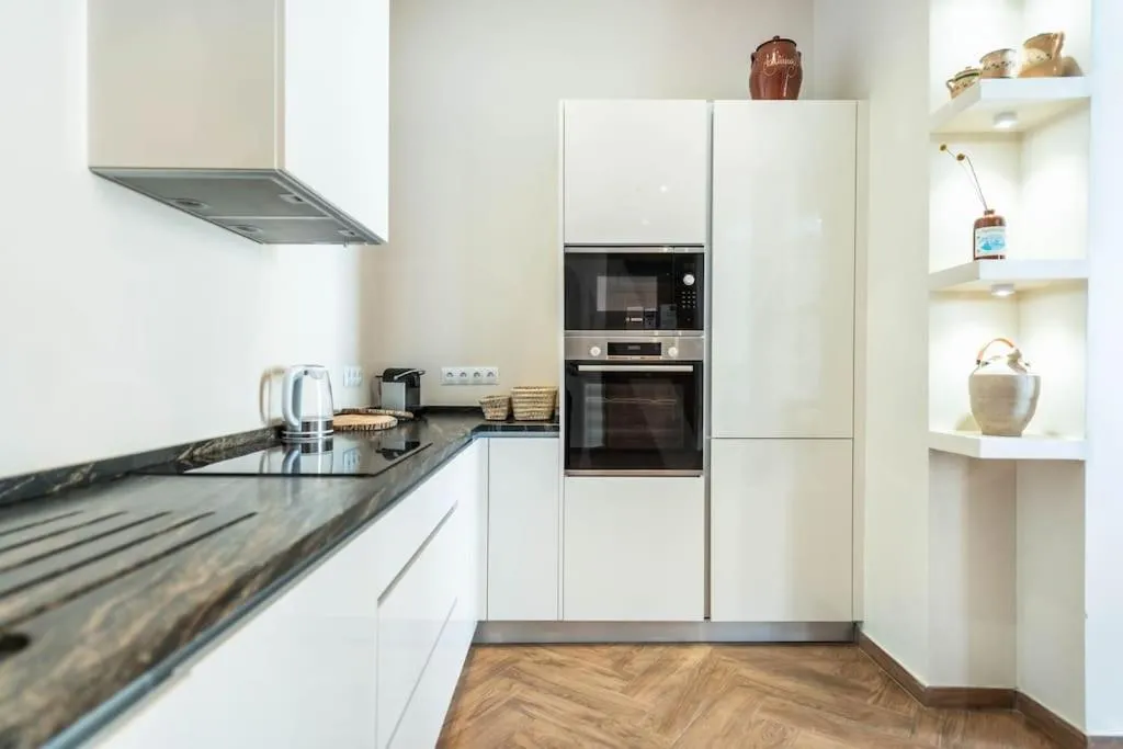 Image 3 of Modern & spacious apartment – Historic Center by REMS