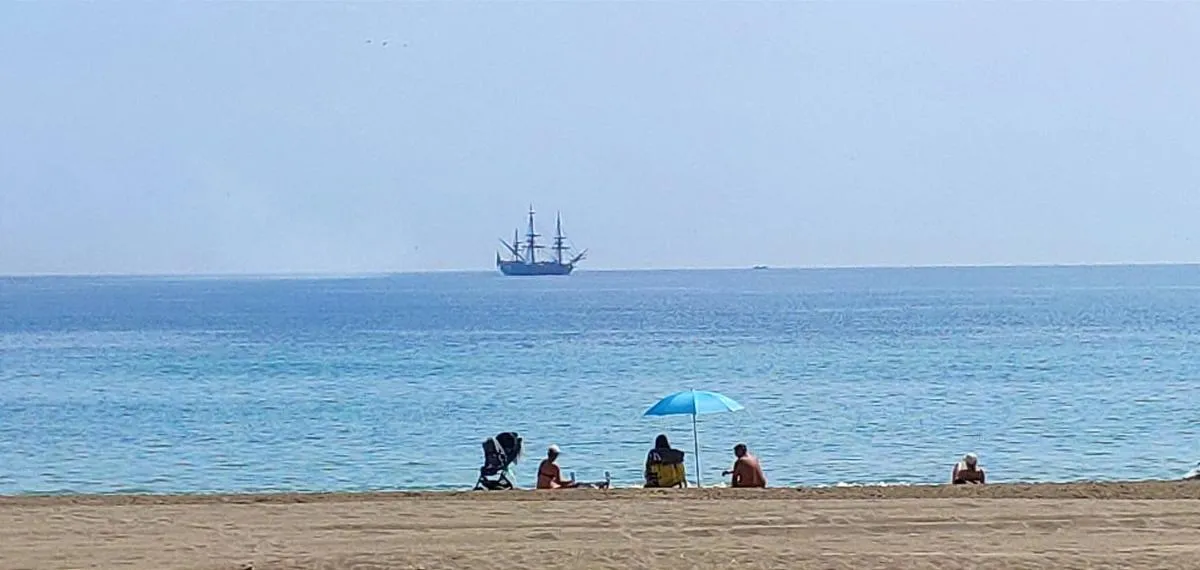 Image of On the beach! Frente al Paseo Marítimo, Parking y Piscina
