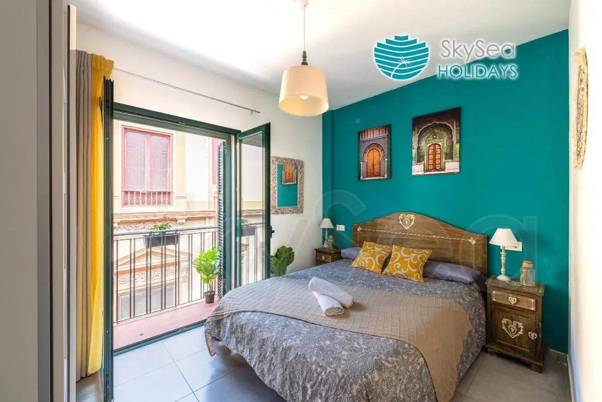 Image 2 of SkySea Holidays CITY CENTER SUITES