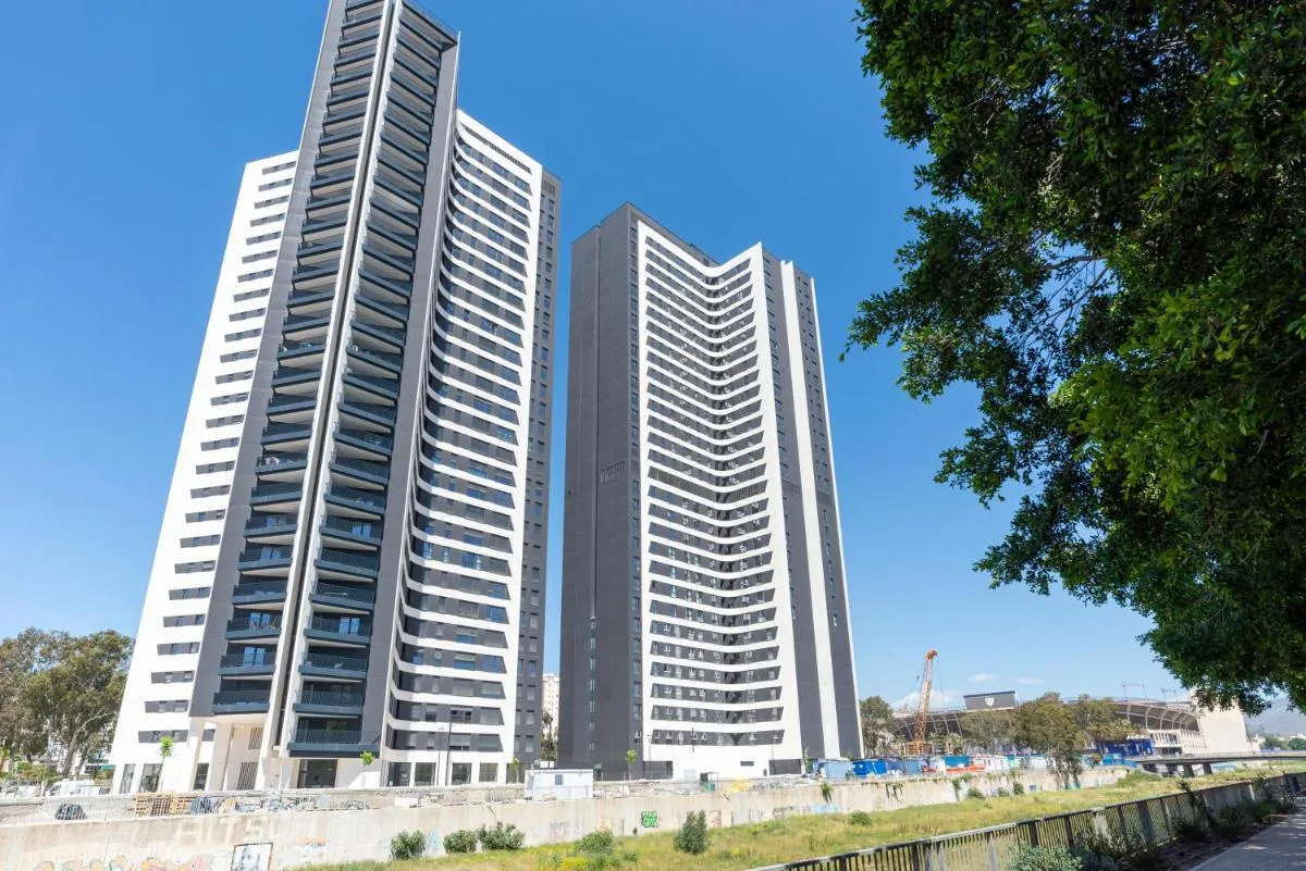 Image 4 of Skyline III Pool & Coworking by ELE Apartments