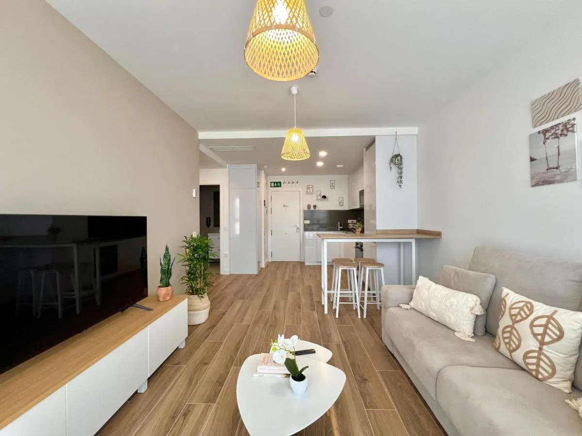 Image 4 of Skyline IV Pool & Coworking by ELE Apartments