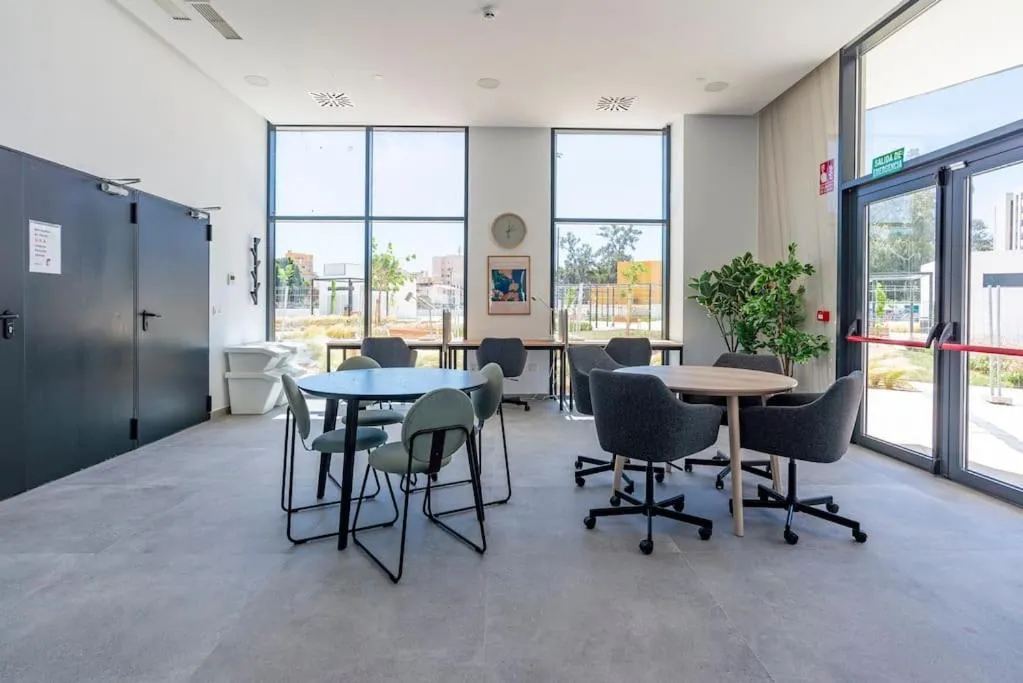 Image 6 of Skyline VI Pool & Coworking by ELE Apartments