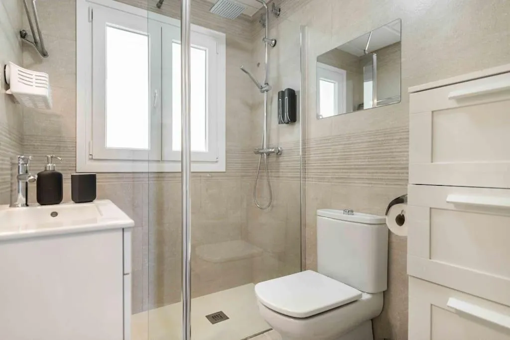 Image 3 of Spacious & authentic apartment by REMS