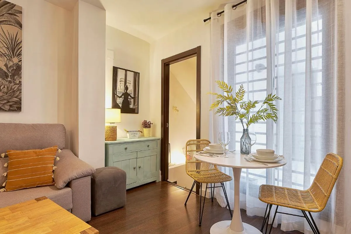 Image 2 of Sunset Apartment – City Center