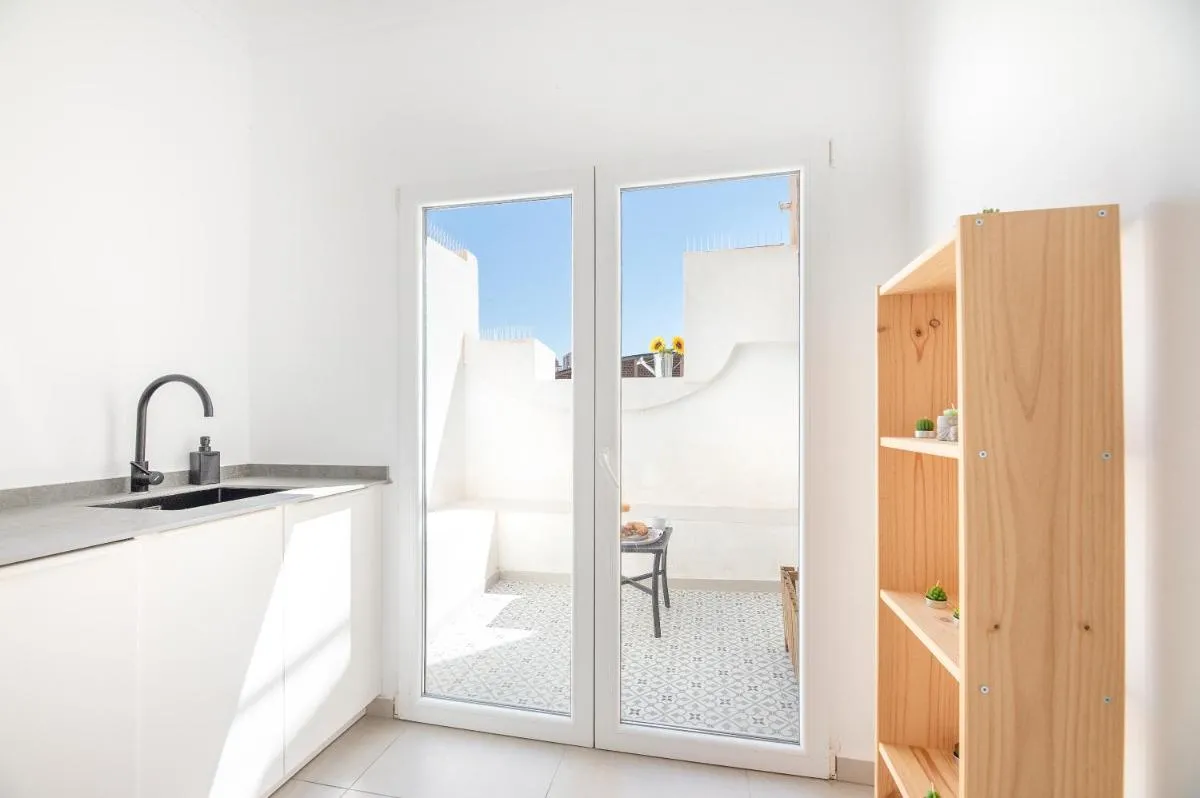 Image 2 of The 14 Alvarez Street, central apartment ideal for a short group visit