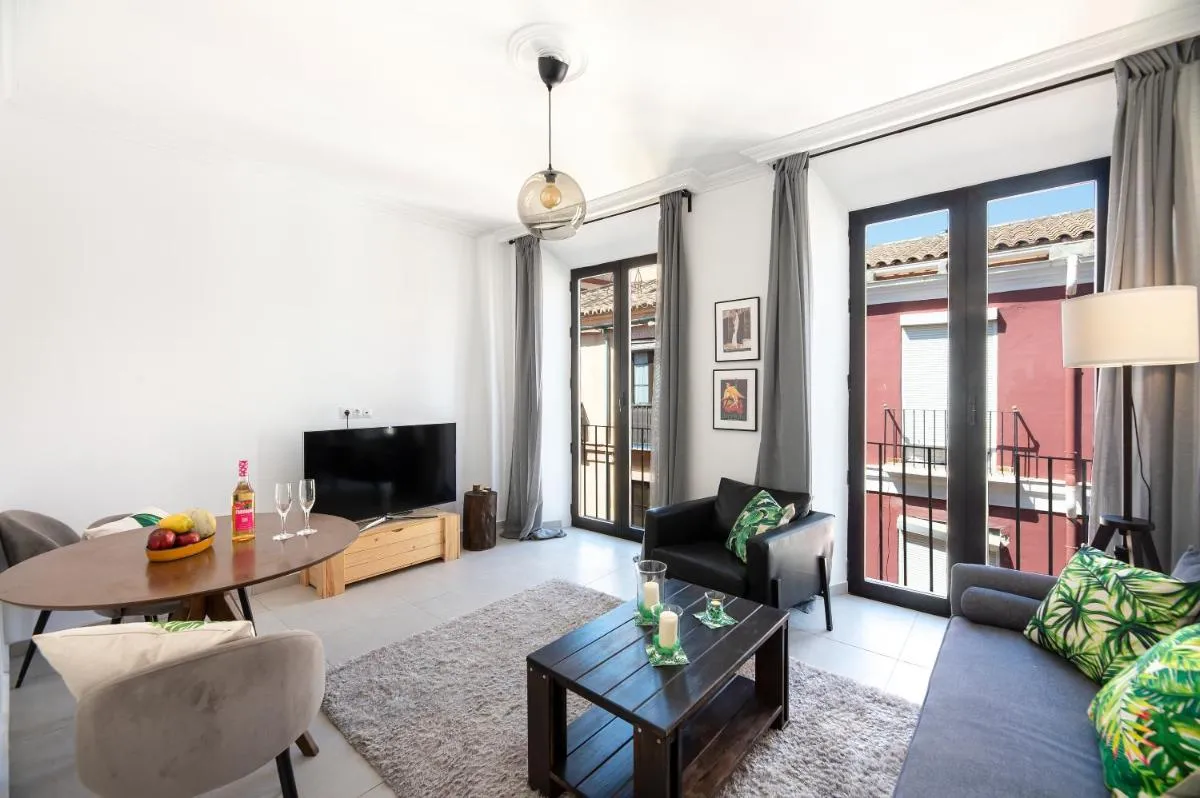 Image 4 of The 14 Alvarez Street, central apartment ideal for a short group visit