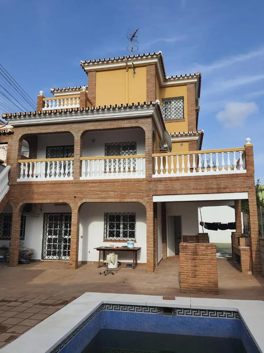 Image 6 of UF holiday house