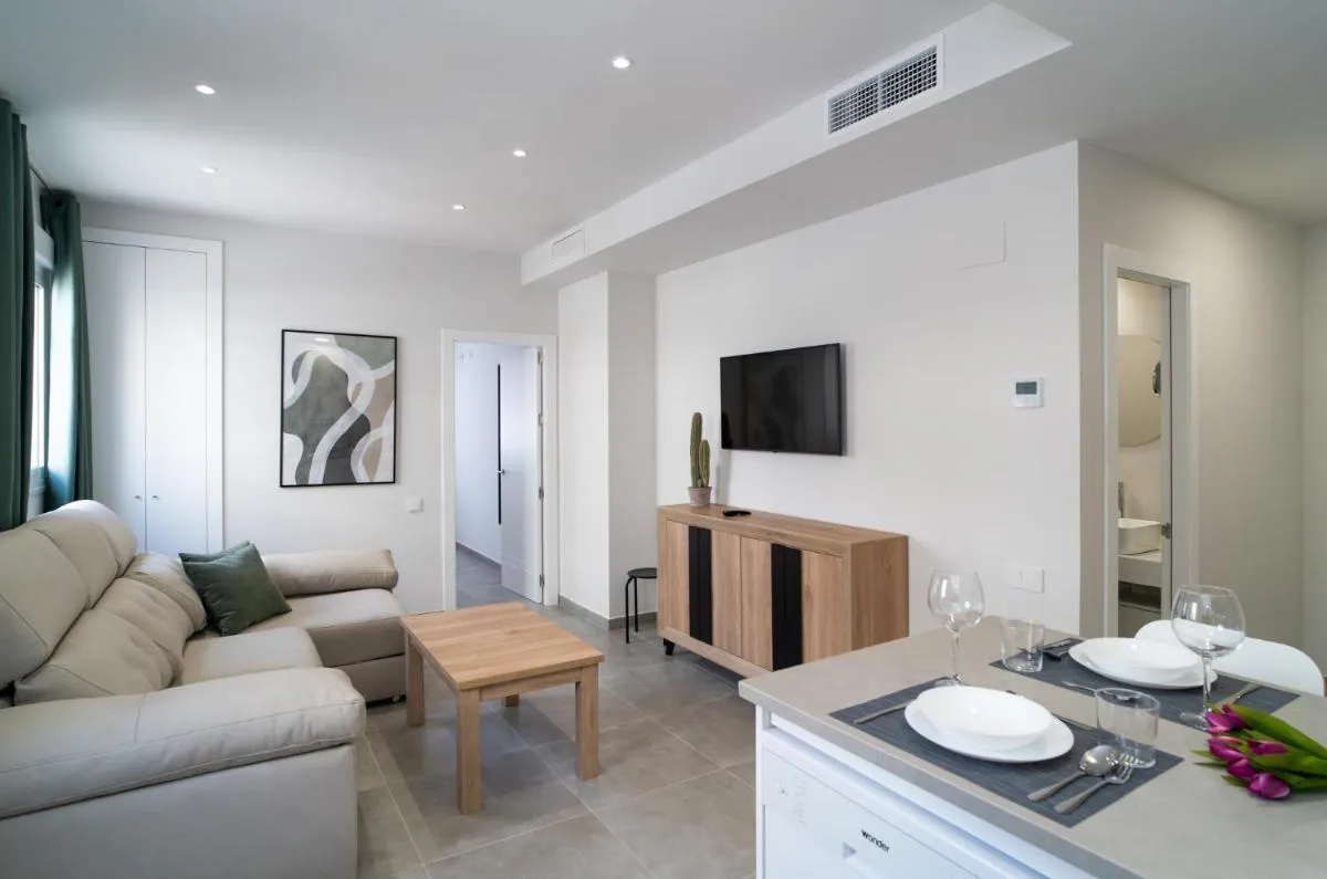 Image 2 of AAC Málaga – Apartamento muy cómodo y bien comunicado, a 1,3km del centro