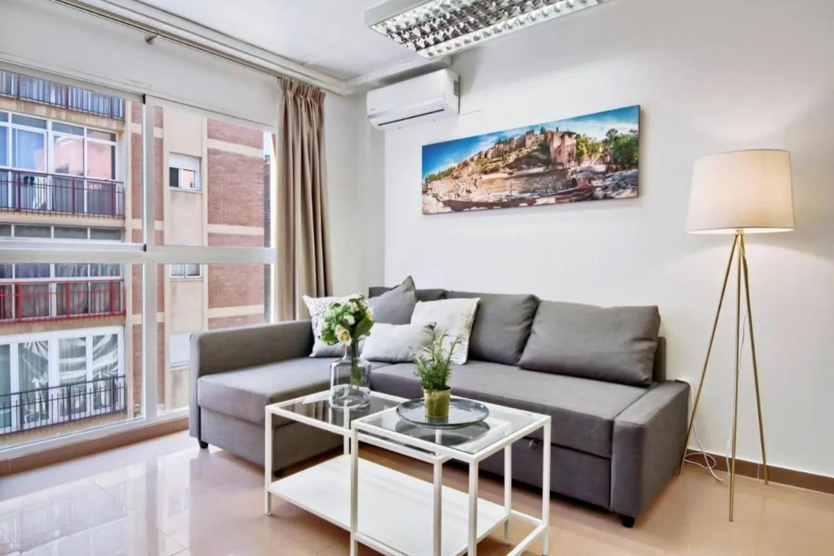 Image 3 of Amplio piso con terraza