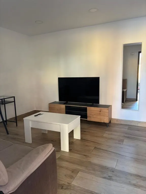 Image of Apartamento 5 a 10 min de la Estación de bus y Tren María Zambrano
