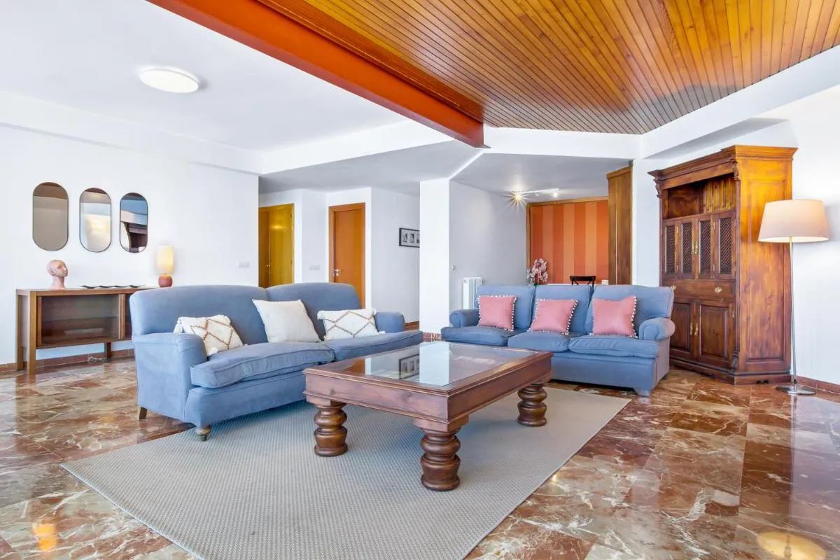 Image 2 of Apartamento Alameda de Colon