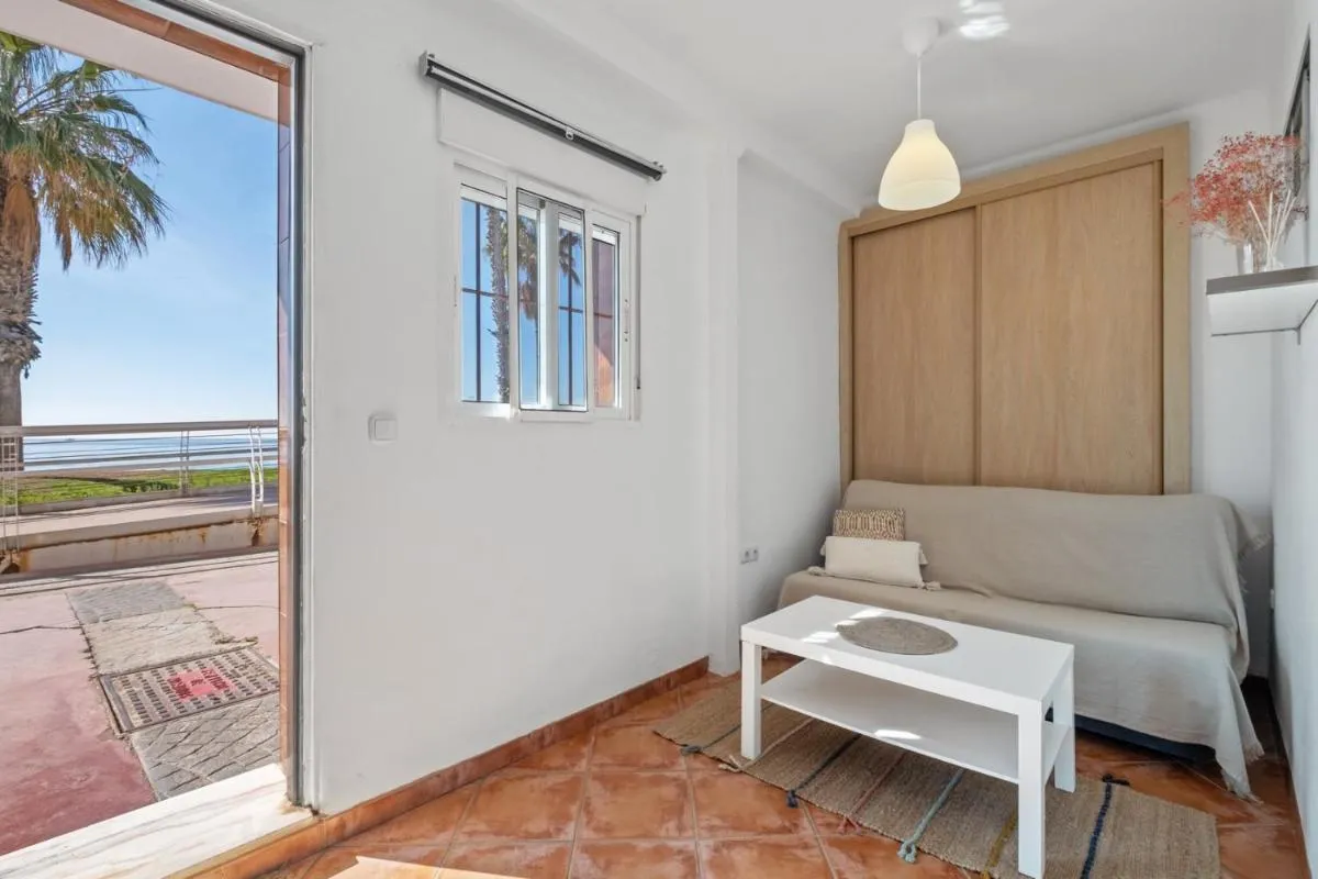 Image 1 of Apartamento frente a la playa