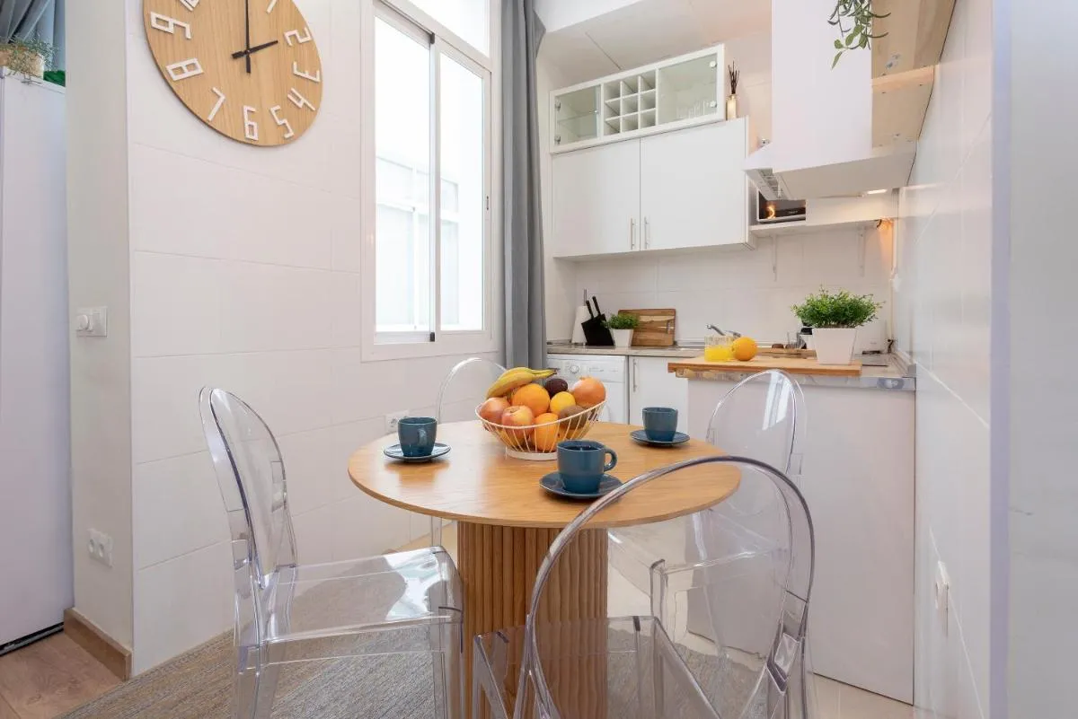 Image 2 of Apartamento reformado en Málaga centro by Rent Me