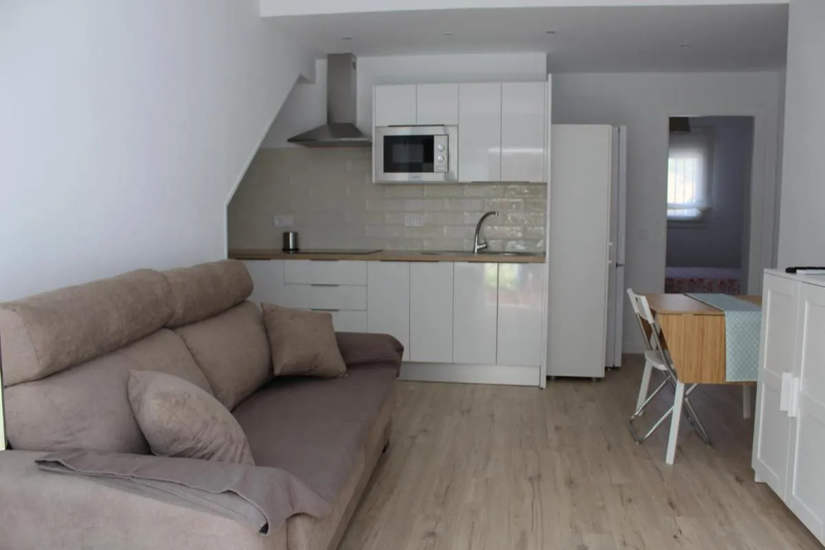 Image 2 of Apartamentos Angelita Plaza Beach