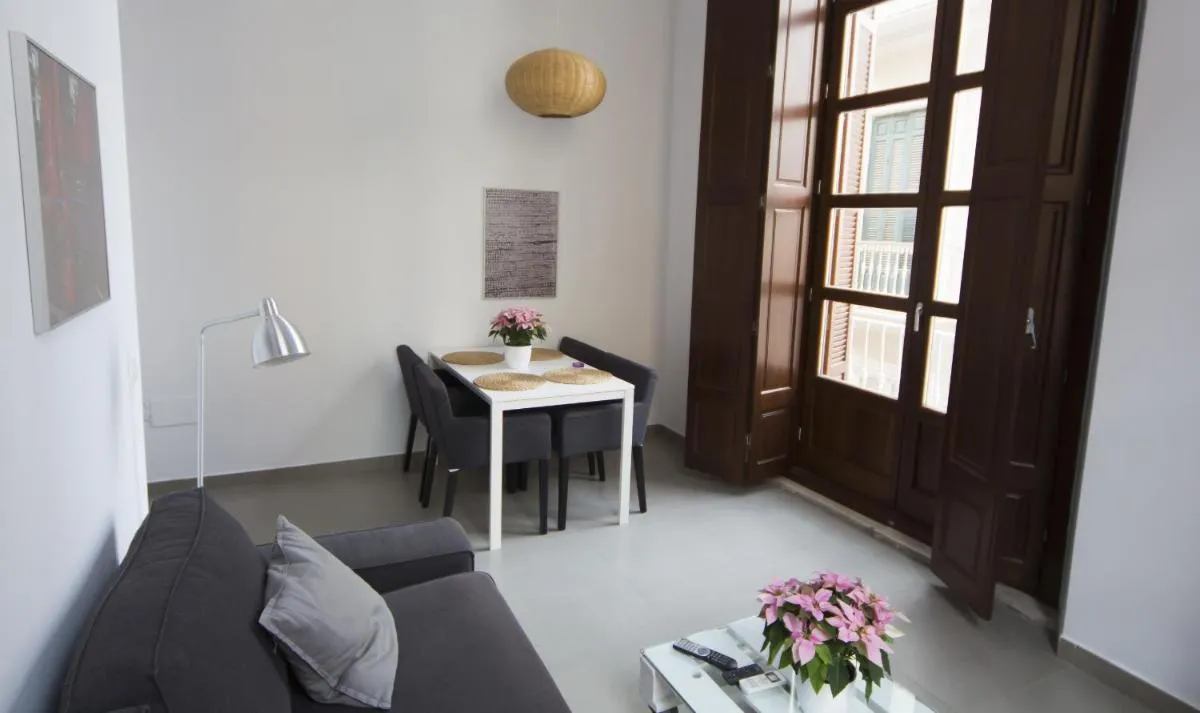 Image 2 of Apartamentos Málaga Picasso