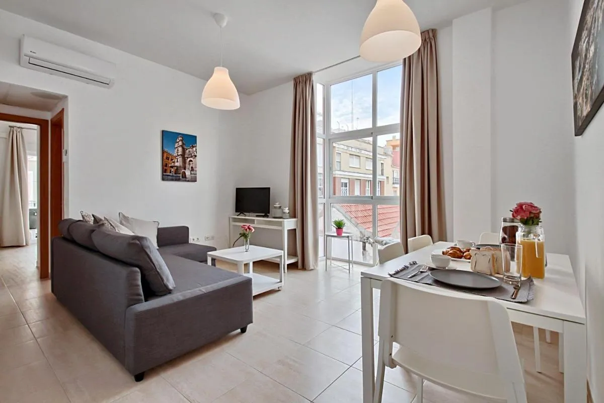 Image 2 of Apartamento terraza privada 2D MALAGA CENTRO