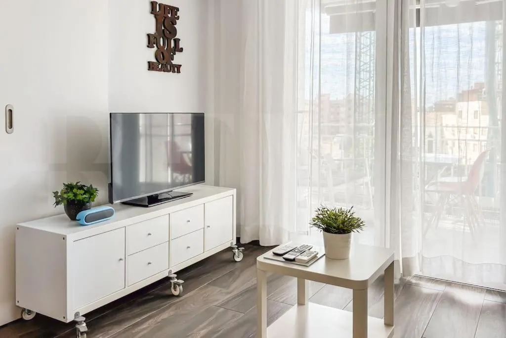 Image 2 of Apartment with terrace next to Port of Malaga by REMS